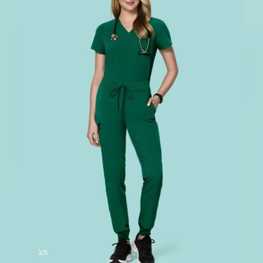 NWT Mandala Scrubs One Pocket Scrub Top Hunter Green